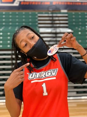 Image post by @UTRGVwbb on Facebook