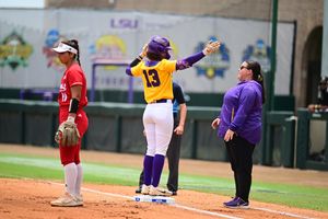 Image post by @LSUsoftball on Twitter