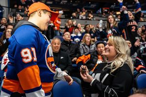 Image post by @nyislanders on Instagram