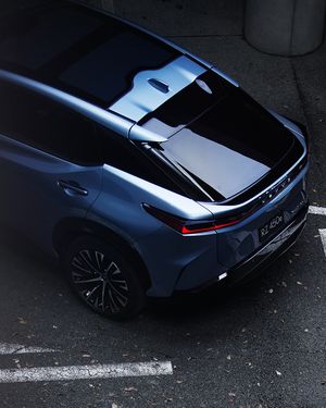 Image post by @discoverlexus on Instagram