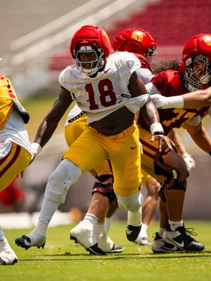 Image post by @uscfb on Instagram