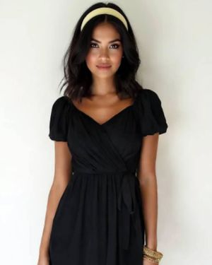 Image post by @tiaraclothing.com_official on Instagram