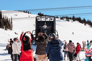 Image post by @whistlerblackcomb on Instagram