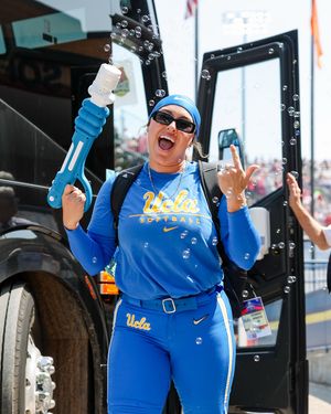 Image post by @uclasoftball on Instagram