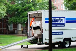 Image post by @room2roommovers on Instagram