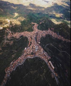 Image post by @fubiz on Instagram