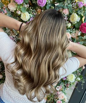 Image post by @enjoyhairstyling.aalen on Instagram
