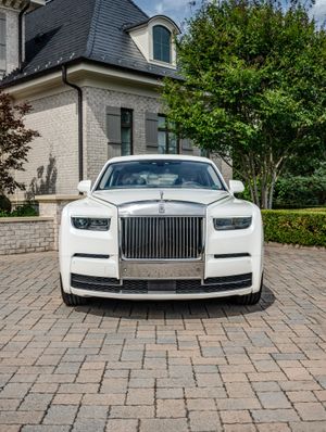 Image post by @rollsroycecarsna on Instagram
