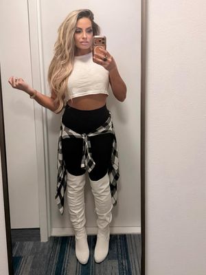 Image post by @trishstratuscom on Instagram