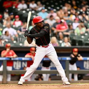 Image post by @LouisvilleBats on Twitter