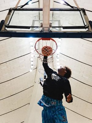 Image post by @bucketsquad on Instagram
