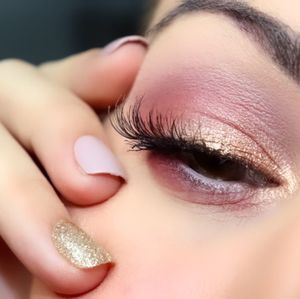 Image post by @impresslashes on Instagram