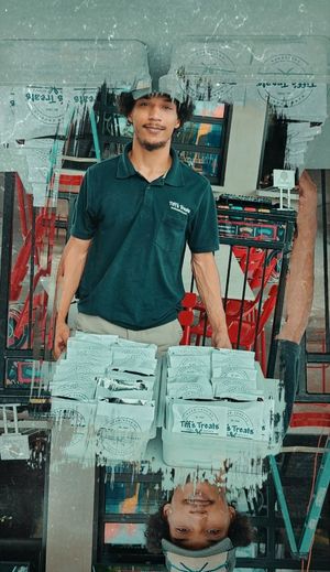 Image post by @parryspizzakingwood on Facebook