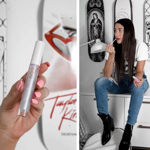 Image post by @eosproducts on Instagram