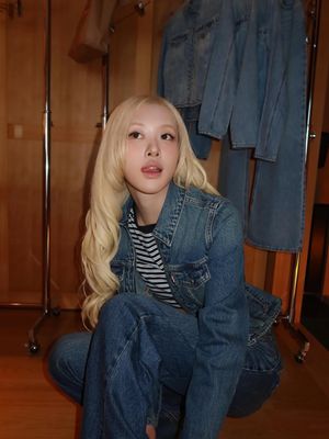 Image post by @ellemenhk on Instagram