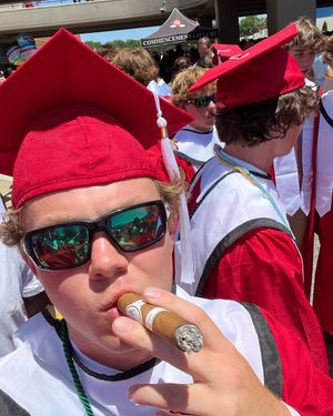 Image post by @pagebarstool on Instagram