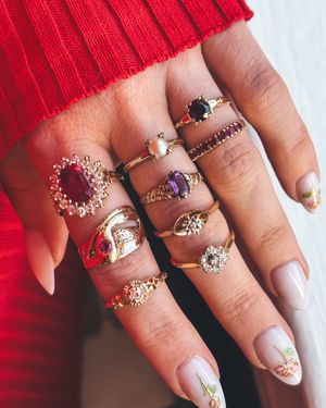 Image post by @maejeanvintage on Instagram