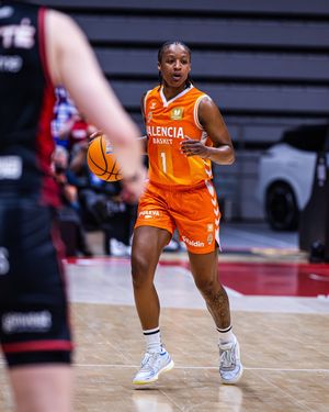 Image post by @valenciabasket on Instagram