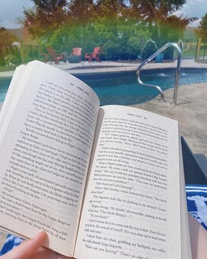 Image post by @kelseyjoreads on Instagram