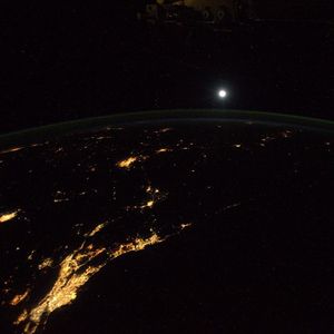 Image post by @iss on Instagram