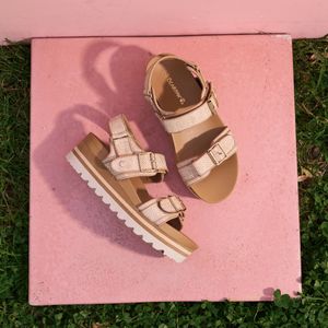 Image post by @bearpawshoes on Instagram
