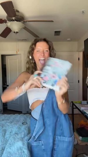 Video post by @b r o o k e🦈 on Facebook