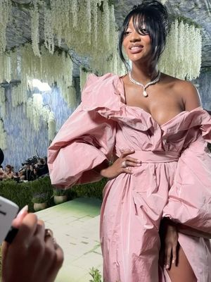 Image post by @thecut on Instagram