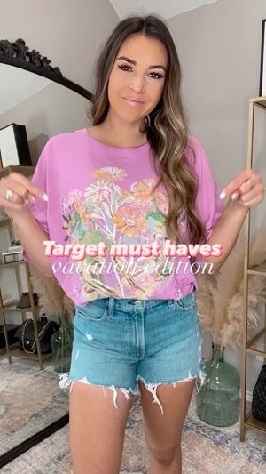 Video post by @sabrinanoellee on Instagram