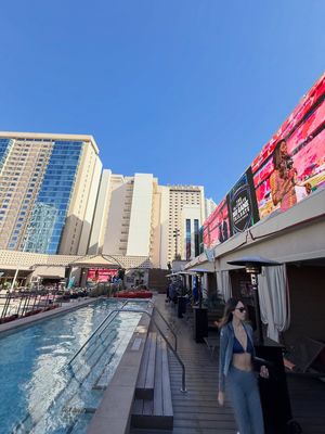 Image post by @saharalasvegas on Instagram
