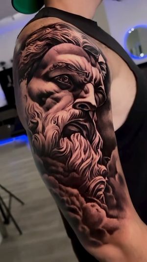 Video post by @skindesigntattoos on Instagram