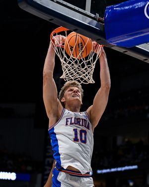 Image post by @carlymacklerphoto on Instagram