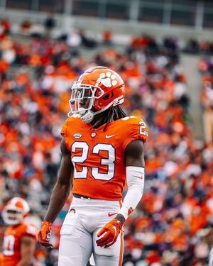 Image post by @toriwavvy on Instagram