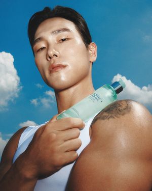 Image post by @esquire.korea on Instagram