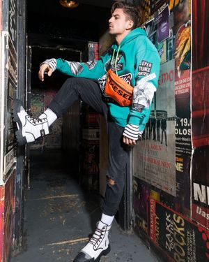 Image post by @DIESEL on Twitter
