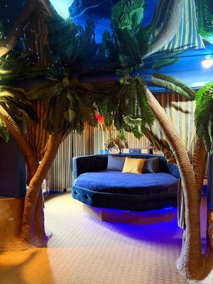Image post by @aprettycoolhoteltour on Instagram