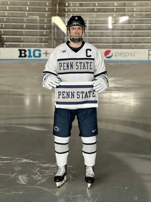 Image post by @PennStateMHKY on Twitter