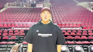 Video post by @UMassMensBasketball on Facebook