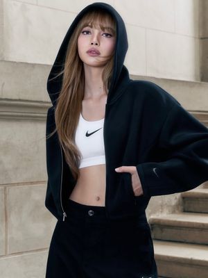 Image post by @ellehongkong on Instagram