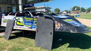 Image post by @markofvalordirt on Facebook