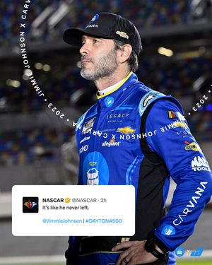 Image post by @CarvanaRacing on Twitter