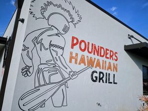 Image post by @poundershawaiiangrill on Instagram