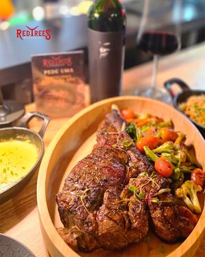 Image post by @redtrees.steakhouse on Instagram