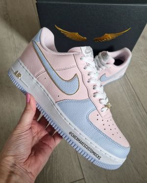 Image post by @chickmakescustomkicks on Instagram