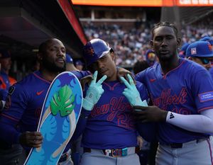 Image post by @losmets on Instagram