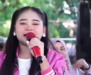 Video post by @da7april on TikTok