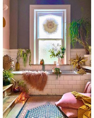 Image post by @annalysejacobs on Instagram