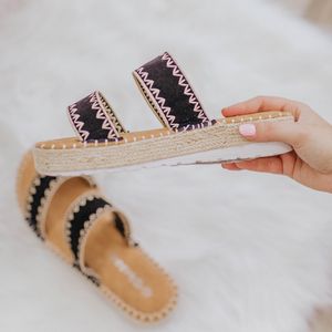 Image post by @shopfillyflair on Instagram