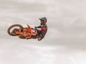 Image post by @foxracing on Twitter
