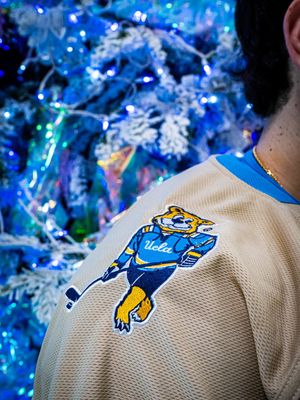 Image post by @uclahockey on Instagram