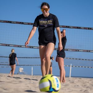 Image post by @uw_beachvb on Instagram